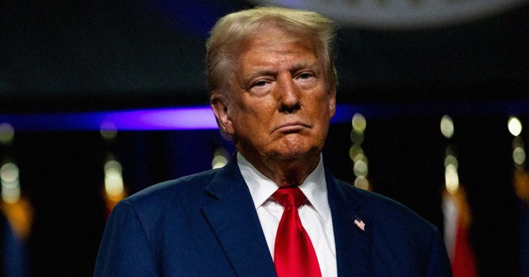 Truth Social CFO and treasurer Juhan Phillip sold a whopping $1.9 million worth of company shares. Donald Trump is expected to follow suit.