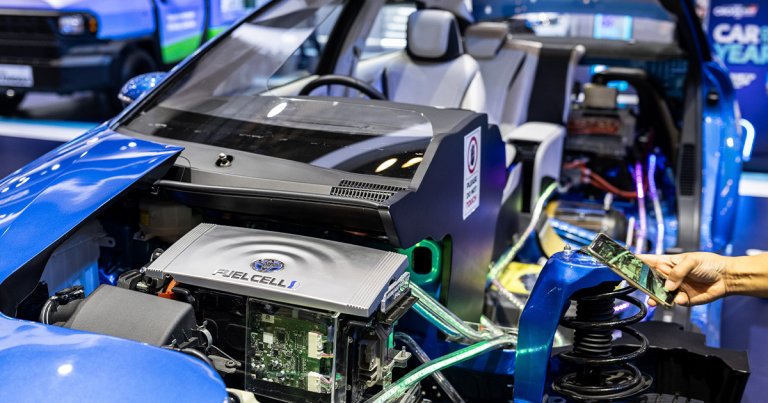 Using parts from a salvaged Toyota hydrogen fuel cell vehicle, Ukrainian fighters managed to build a tiny hydrogen bomb.