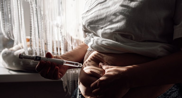 In a sweeping new lawsuit, over 900 people are claiming that Ozempic and other GLP-1 drugs caused them long-term gastrointestinal damage.
