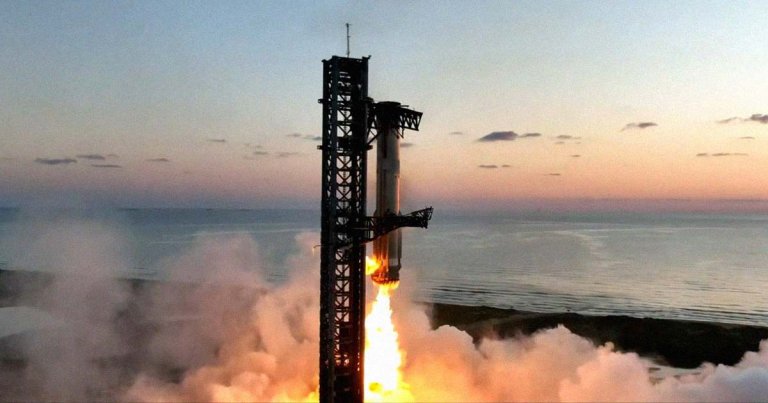 SpaceX Just Caught Its Starship Booster With Giant “Chopsticks” Arms
