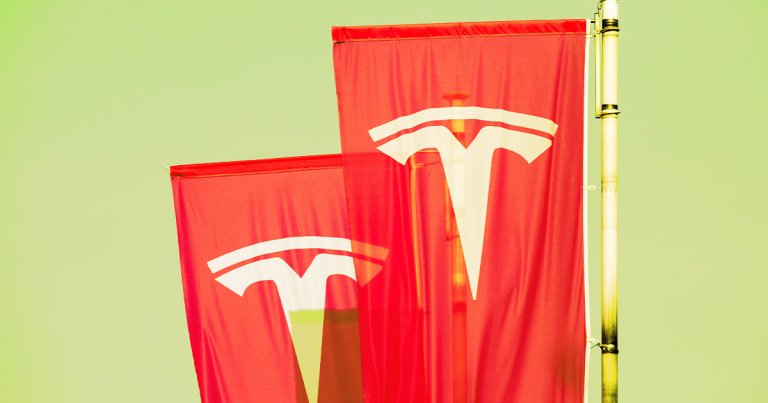 Tesla chief information officer Nagesh Saldi is now leaving the company less than a week before it's supposed to unveil its robotaxi.