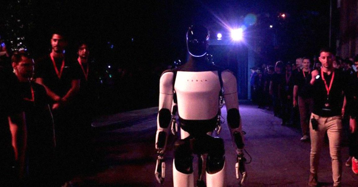 An army of Tesla Optimus humanoid robots could be seen pouring drinks and conversing with eventgoers. They were remotely operated by humans.