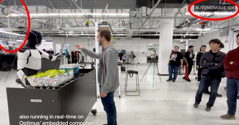 Tesla Caught Using a Lazy Video Editing Trick to Make Its “Autonomous” Robots Look More Capable