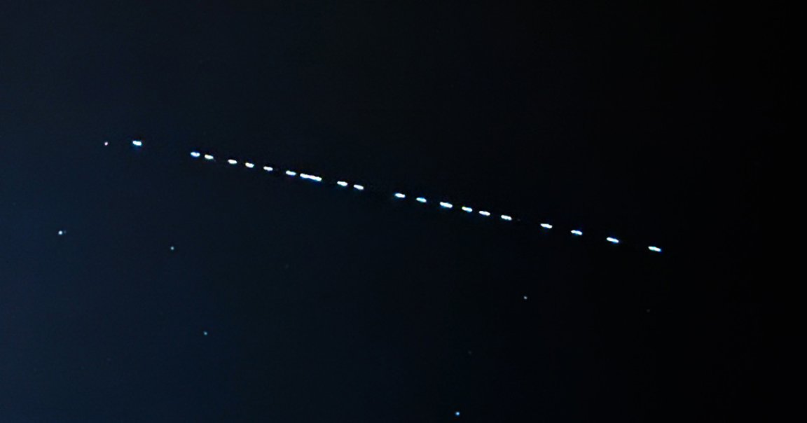 Astronomers have signed an open letter to the FCC urging that it pause Starlink and other mega-constellation launches.