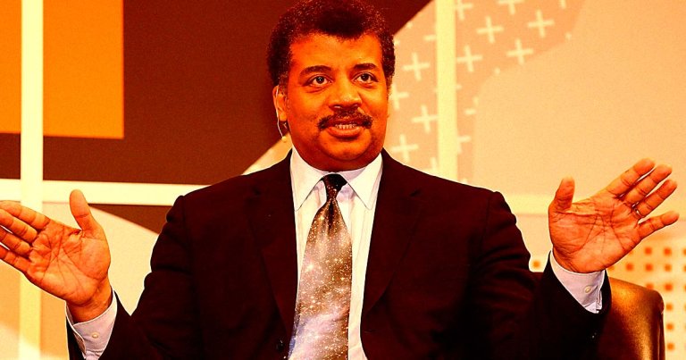 Neil deGrasse Tyson doesn't think very highly of multi-hyphenate billionaire Elon Musk's desperate desire to deliver humanity to Mars.