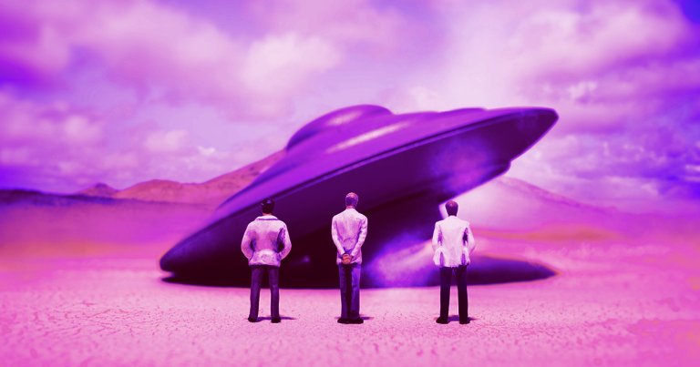 Former military officials have once again claimed that the United States possesses recovered alien technology. 