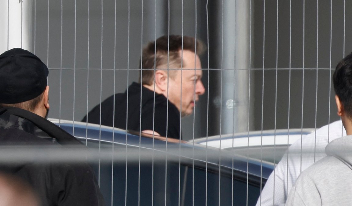 Just days after going to war with his critics, Elon Musk now wants to foster "positive" vibes on his platform X, formerly Twitter.