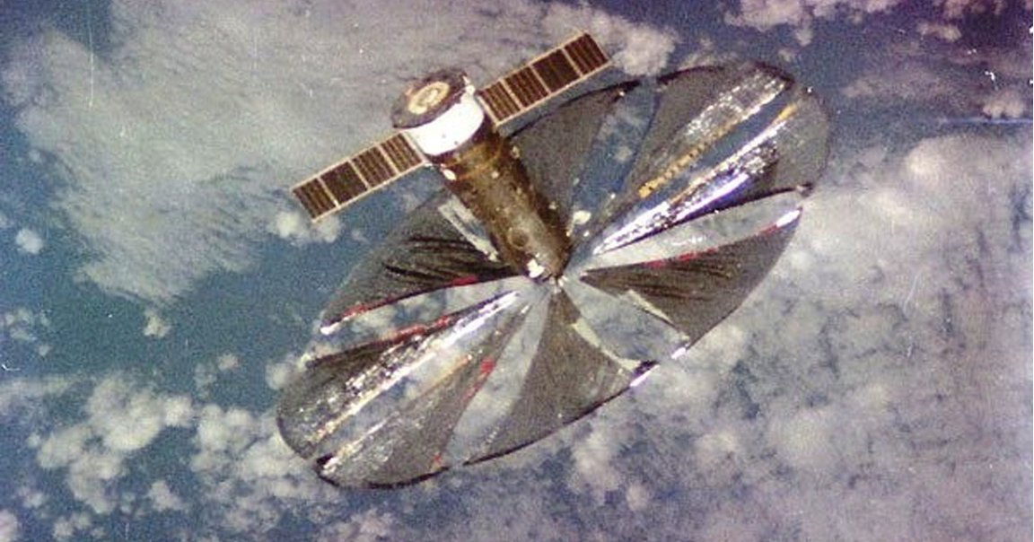 Government scientists are calling on the European Union to ban massive space mirrors and other forms of solar geoengineering.