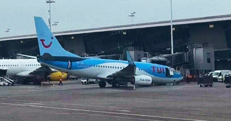 In Belgium, a Boeing 737 jetliner quite literally fell flat on its nose — and the airline behind it is stumped as to what happened. 
