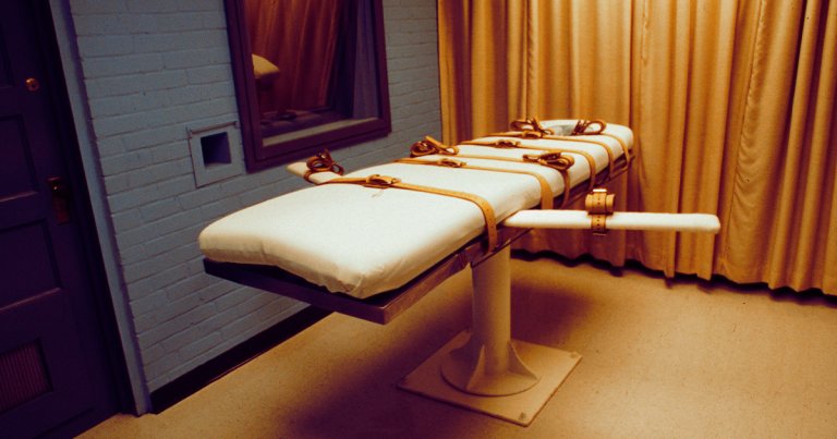 An Arizona man who's been on death row for going on two decades is begging the state's highest court to get it over with already.