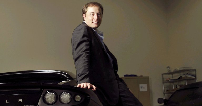 Elon Musk has been accused by his number-one nemesis, "212" rapper Azealia Banks, of having a "botched penis implant."