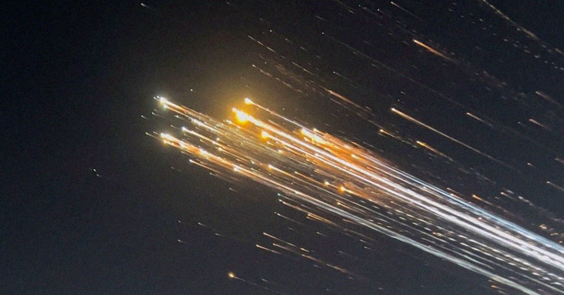 The explosion of a Starship rocket during its seventh orbital flight test may have released literal tons of harmful pollutants into the air.