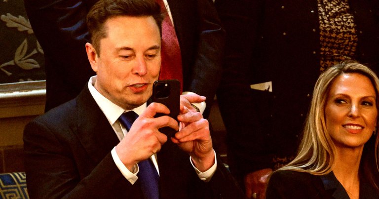 Musk has made a habit of sending unsolicited DMs to women on Twitter offering them to have his babies.