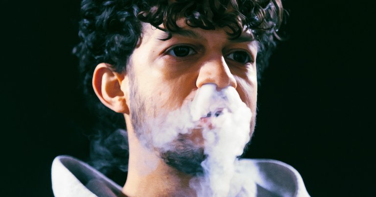 Vapes Clouds Contain Absolutely Horrifying Chemicals, Scientists Find