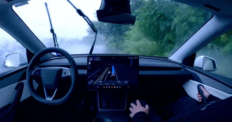 Terrifying new footage shows a Tesla robotaxi ripping through partially flooded streets in Austin, Texas.