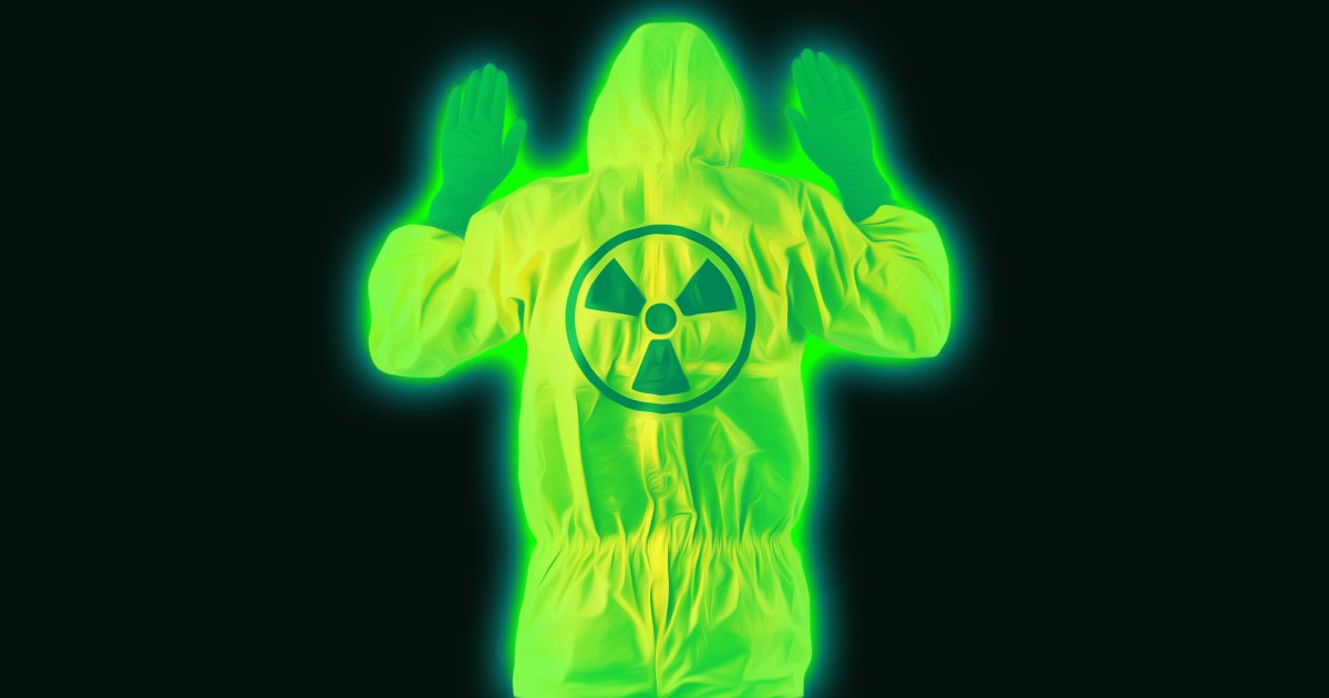 Worker Falls Into Nuclear Reactor, Drinks a Little "Cavity Water"