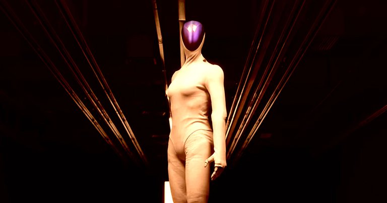 Chinese company XPeng showed off a robot with distinctly female anatomy, including pronounced breasts and hips, sparking a discussion.