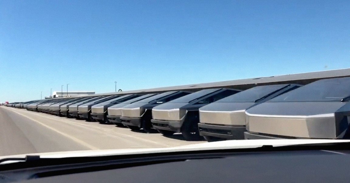 SpaceX bought over 1,000 Cybertrucks from Tesla, a number that could rise to 2,000 over time, according to Electrek.