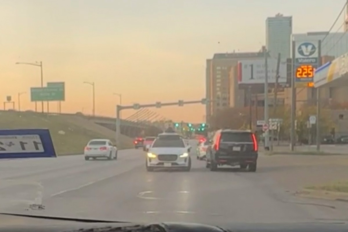 Waymo Spotted Driving Wrong Way Down Busy Street