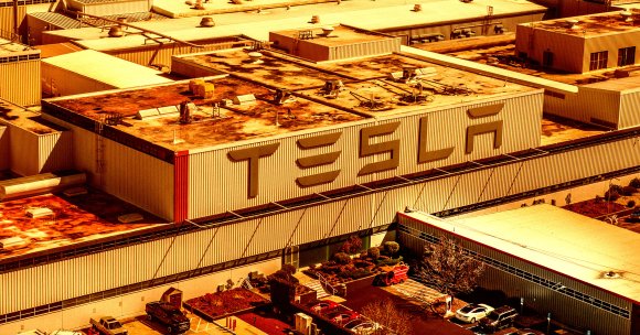 Tesla CEO Musk revealed that the company's factory in Fremont, California, would be transformed into a production facility for robots.