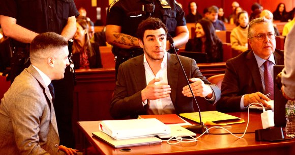 A man, dressed as an FBI agent, showed up to the Metropolitan Detention Center in Brooklyn in an apparent attempt to free Luigi Mangione.