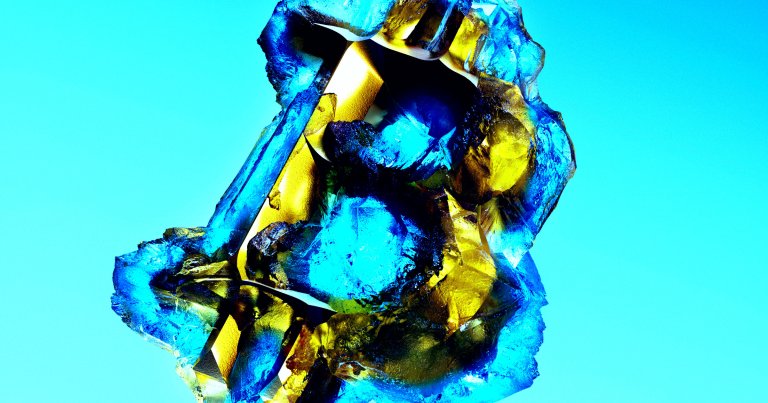 Bitcoin developer James Lopp suggested freezing 5.6 million long-dormant Bitcoins to save them from quantum computer attacks.