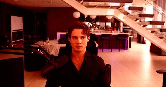 In a Thursday video, 20-year-old so-called "looksmaxxing" influencer Braden "Clavicular" Peters claimed that he had learned a hard lesson.