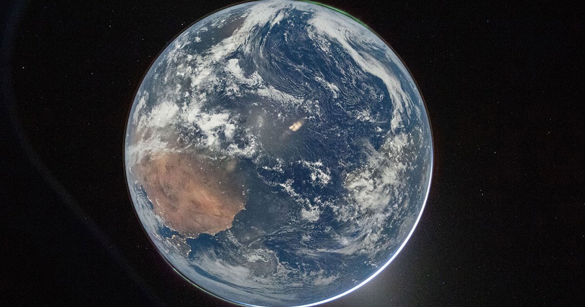 Moon Astronaut Captures Shot of Earth That Lets You See Its Thin Atmosphere Perfectly