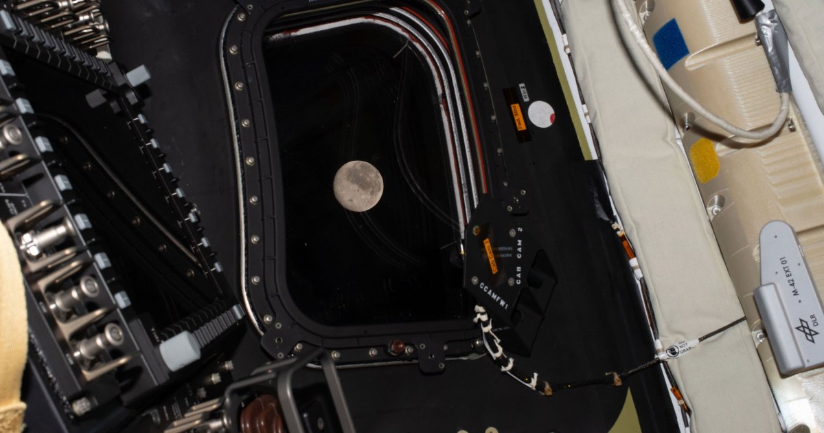 The Moon Astronauts Just Broke the Record for the Farthest Any Human Has Ever Traveled From Earth The Moon Astronauts Just Broke the Record for the Farthest Any Human Has Ever Traveled From Earth