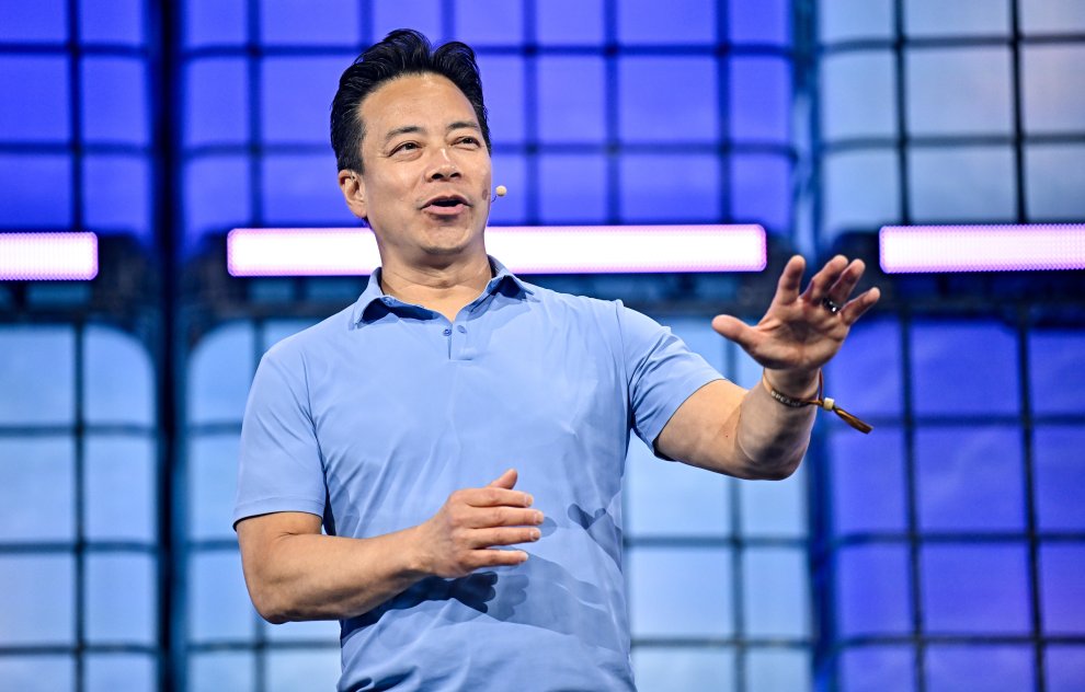 Mayor Eats His Words After Admitting He’s Delegating Work to 11 AI Agents