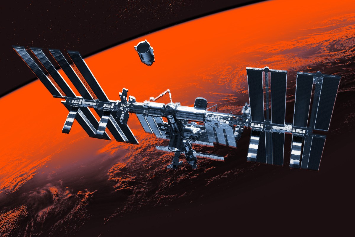 Experts Raise Concerns Over Plan to Sink ISS in Pacific Ocean