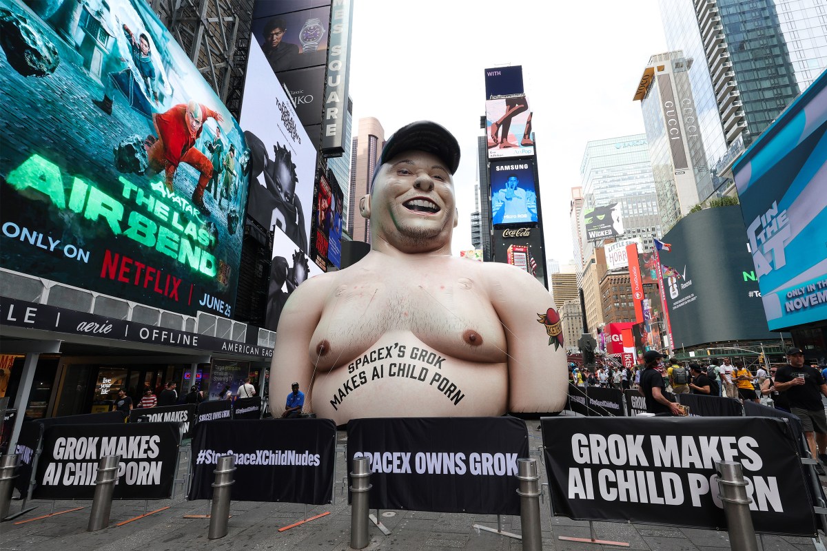 Extremely Unflattering Statue of Elon Musk Appears in Times Square, Complete With Horrifying Slogan Extremely Unflattering Statue of Elon Musk Appears in Times Square, Complete With Horrifying Slogan