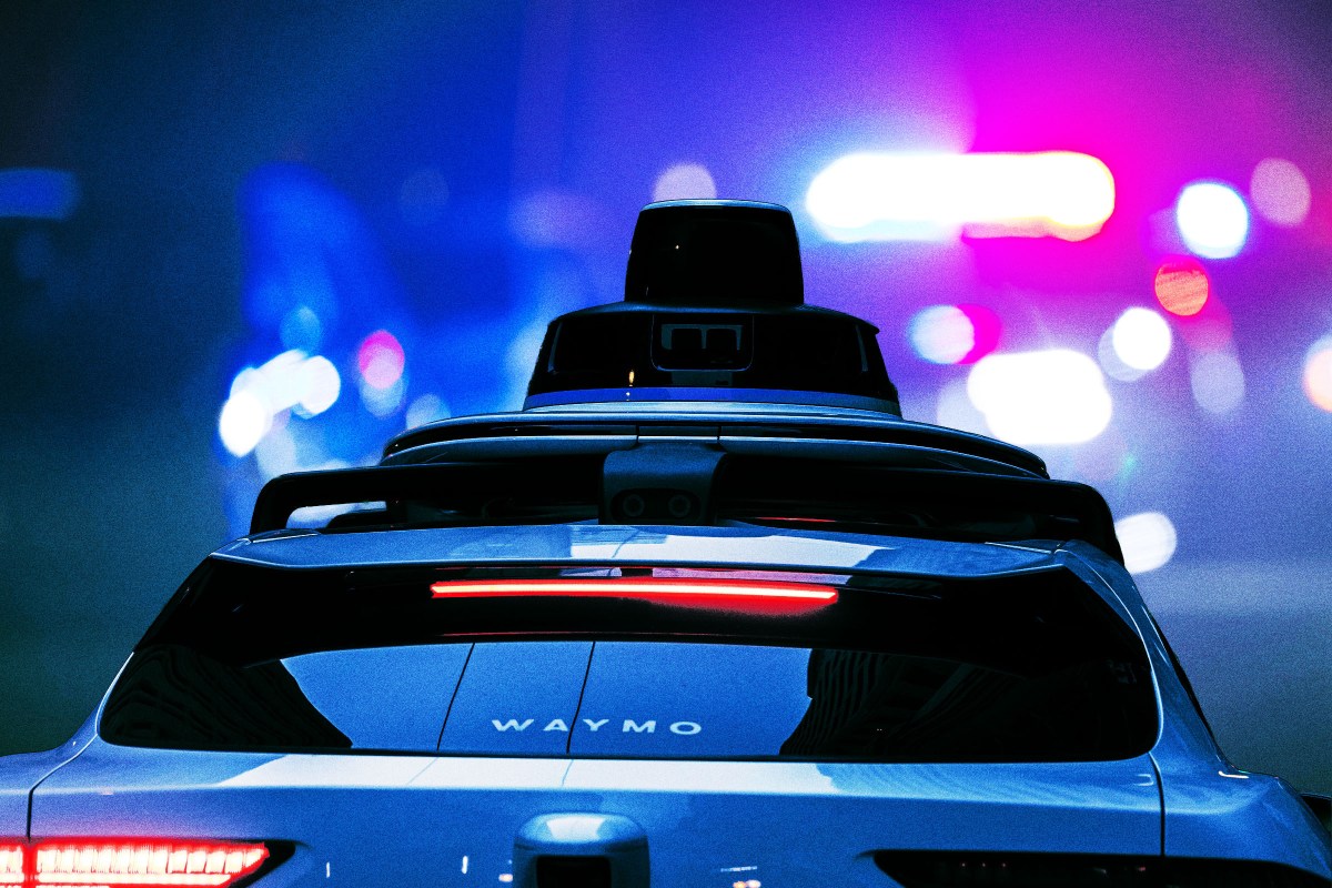 Waymo Autonomous Taxi Alerts Police After Transporting Drunk Teenagers