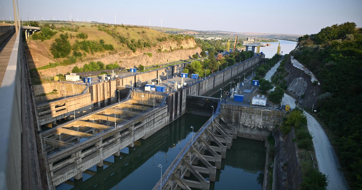 It’s Getting So Hot That Nuclear Plants Are Being Forced to Power Down It’s Getting So Hot That Nuclear Plants Are Being Forced to Power Down