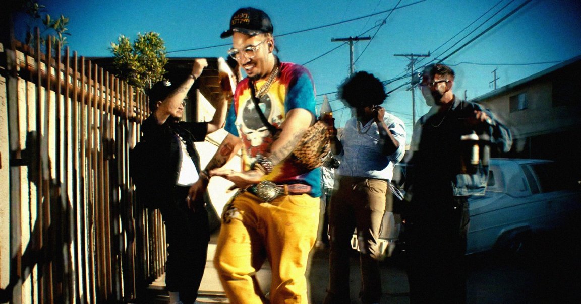 A screenshot of the song RUBBERZ being performed by Fenix Flexin.