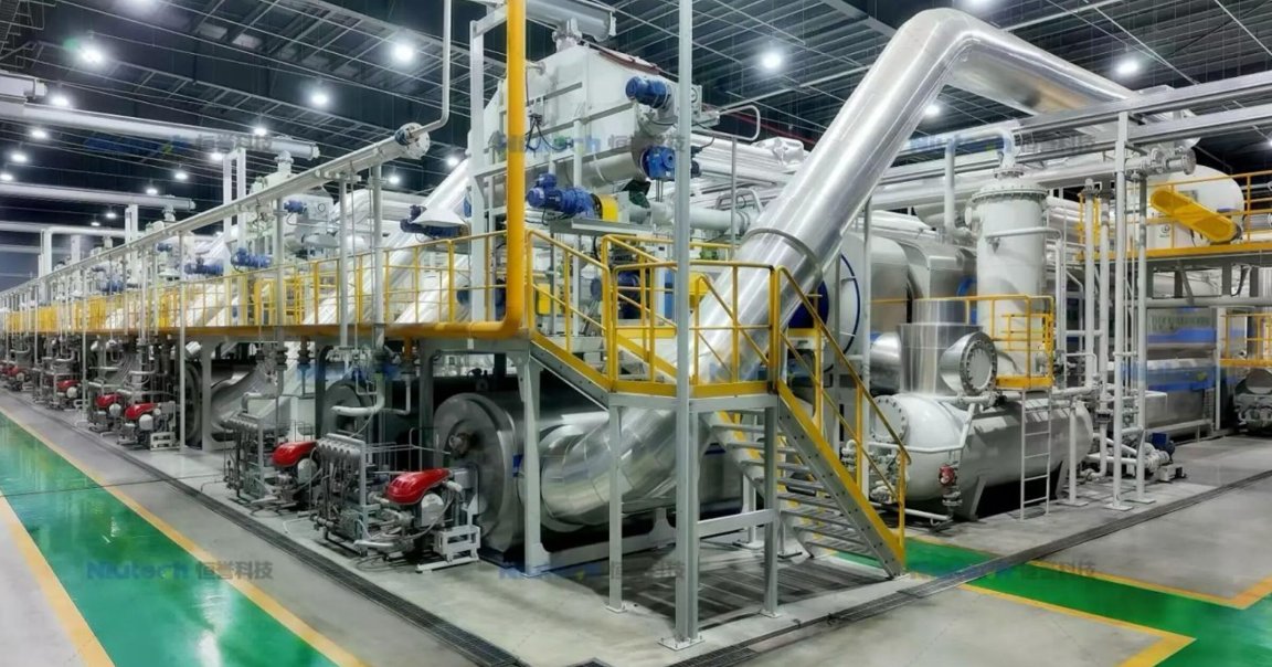 A photo of an industrial continuous waste plastic pyrolysis production line.